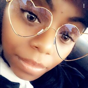 Meet your Posher, Sharnice